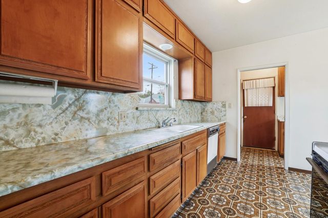 1301 36th St, Sacramento, CA 95816