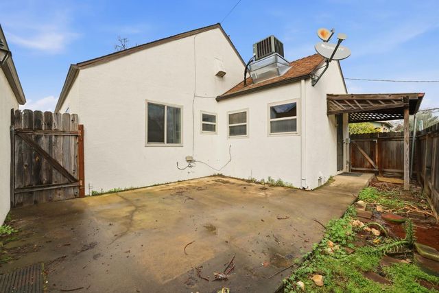 1301 36th St, Sacramento, CA 95816