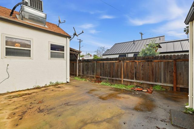 1301 36th St, Sacramento, CA 95816