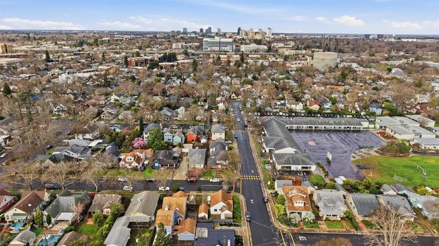 1301 36th St, Sacramento, CA 95816
