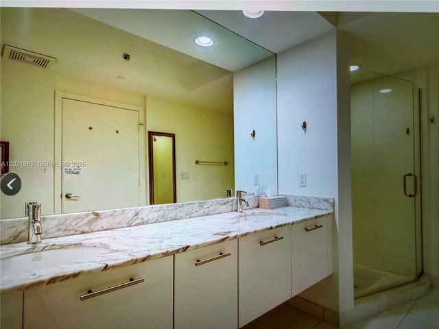 500 Brickell Ave 1600, Miami, FL 33131