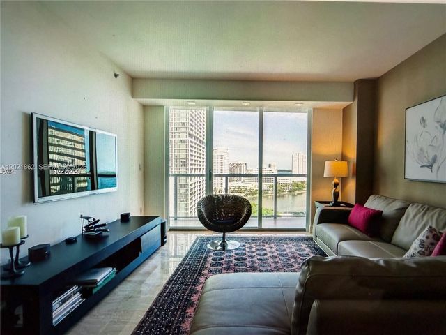 500 Brickell Ave 1600, Miami, FL 33131