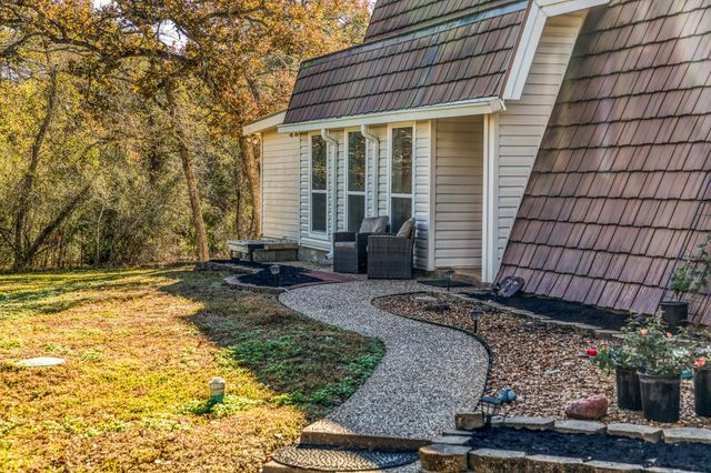 2830 Spanish Oaks Drive, Brenham, TX 77833