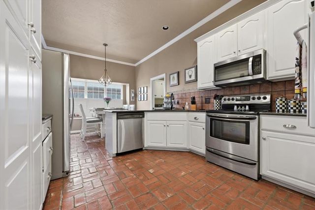 6812 Rivergate Lane, Oklahoma City, OK 73132