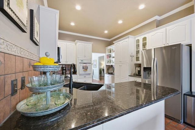 6812 Rivergate Lane, Oklahoma City, OK 73132