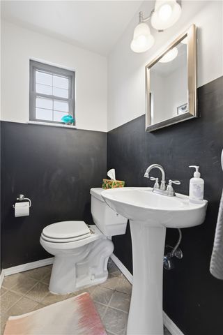 4143 Highgrove Rd, Whitehall, PA 15236