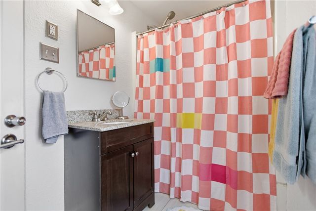 4143 Highgrove Rd, Whitehall, PA 15236