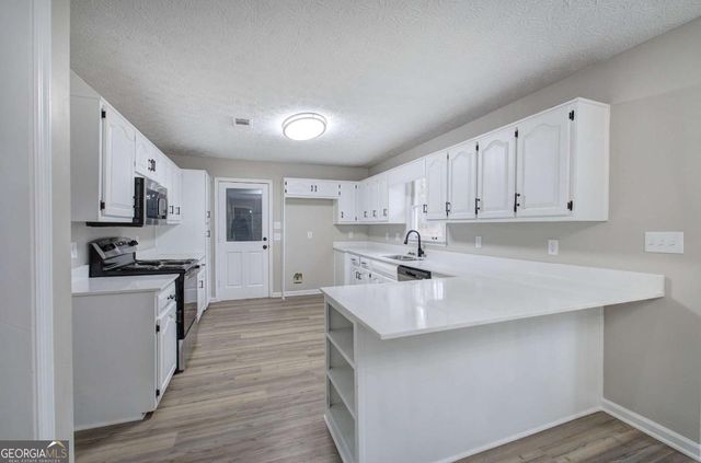 1722 Luther Bailey Road, Senoia, GA 30276