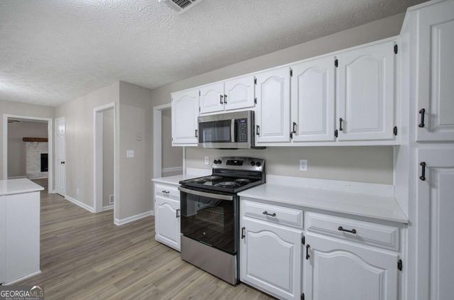 1722 Luther Bailey Road, Senoia, GA 30276