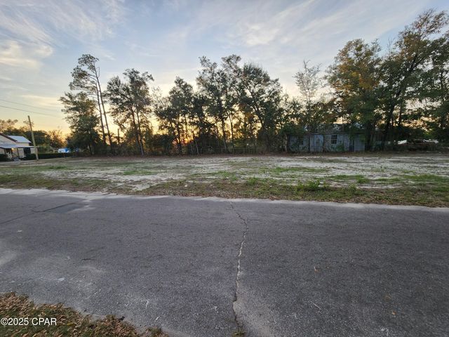 1941 E 7th Street, Panama City, FL 32401