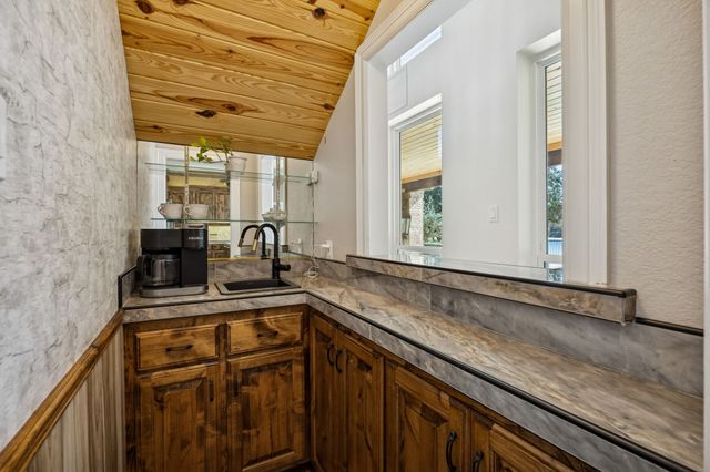 5207 Leesburg Court, Arlington, TX 76017