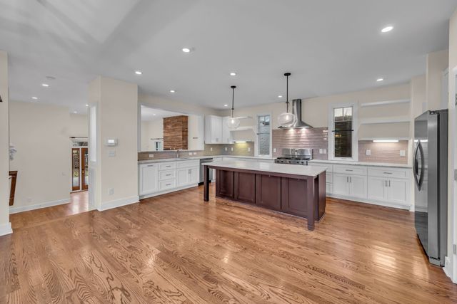 921 Hillview Hts, Nashville, TN 37204