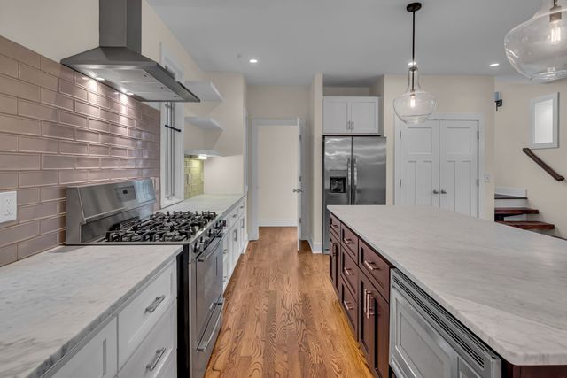 921 Hillview Hts, Nashville, TN 37204