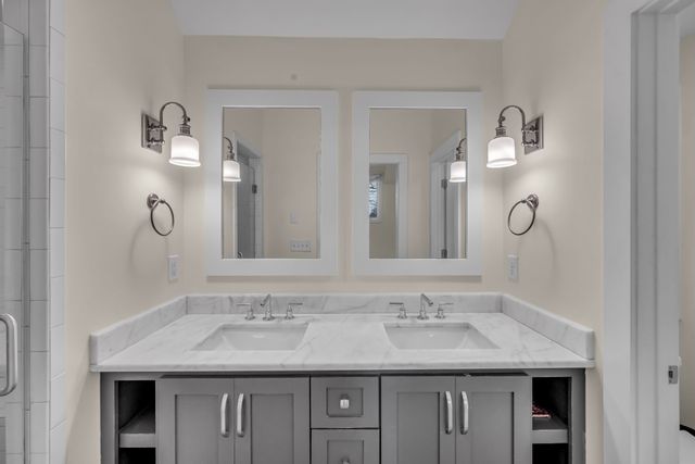 921 Hillview Hts, Nashville, TN 37204