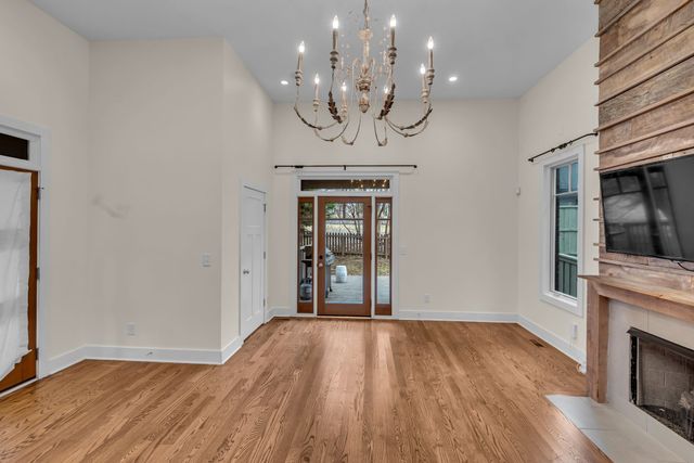 921 Hillview Hts, Nashville, TN 37204