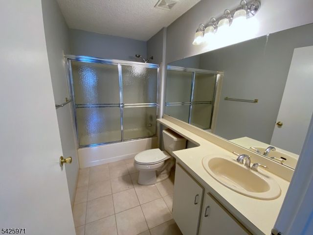 177 Rachel Ct, Franklin Twp., NJ 08823