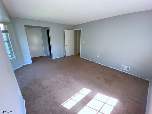 177 Rachel Ct, Franklin Twp., NJ 08823