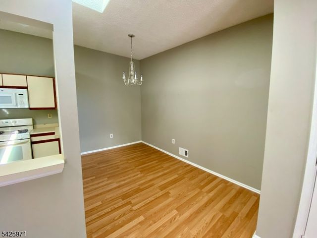 177 Rachel Ct, Franklin Twp., NJ 08823