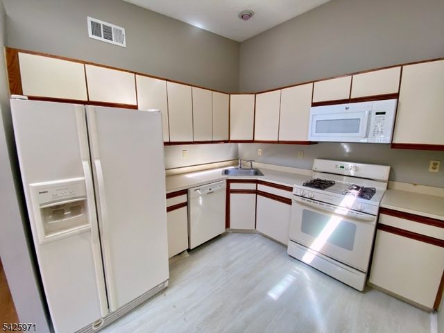 177 Rachel Ct, Franklin Twp., NJ 08823