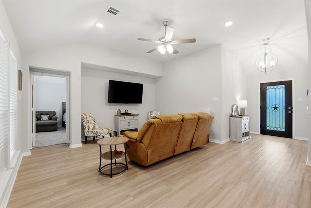 280 County Road 443, Dayton, TX 77535