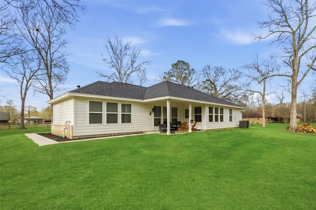 280 County Road 443, Dayton, TX 77535