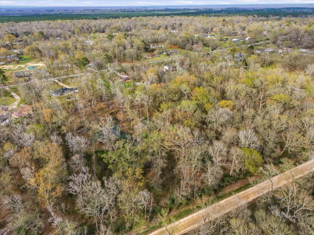 280 County Road 443, Dayton, TX 77535