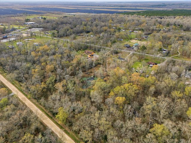 280 County Road 443, Dayton, TX 77535