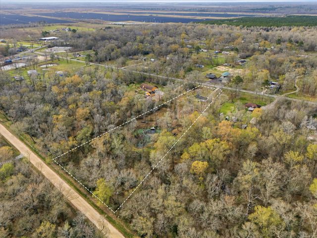 280 County Road 443, Dayton, TX 77535