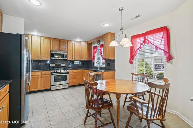 8 Long Bay Road, Jackson, NJ 08527