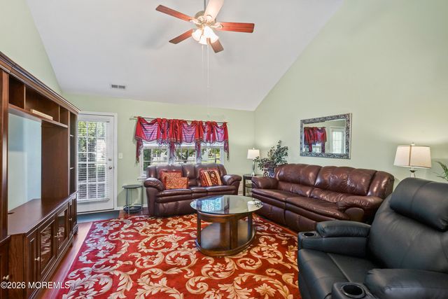 8 Long Bay Road, Jackson, NJ 08527