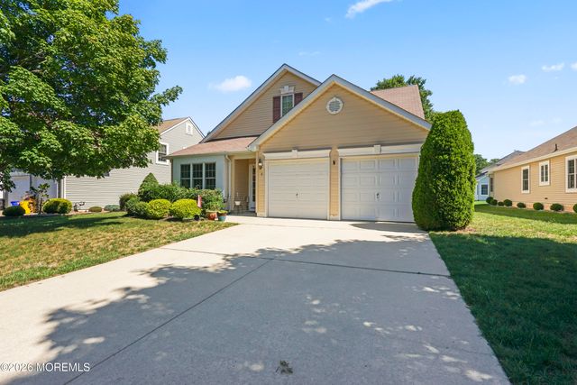 8 Long Bay Road, Jackson, NJ 08527