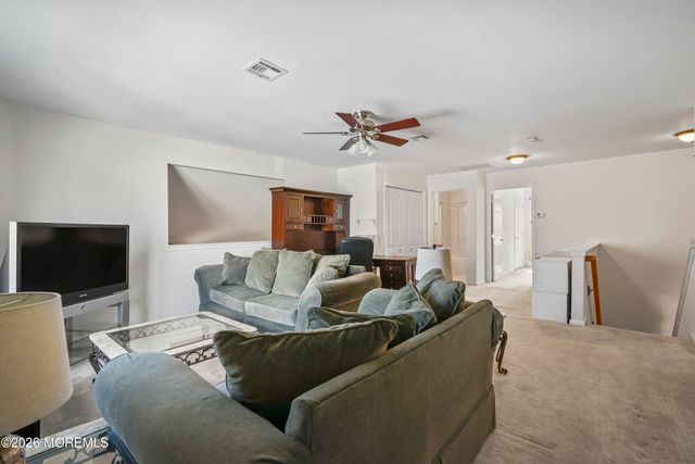 8 Long Bay Road, Jackson, NJ 08527