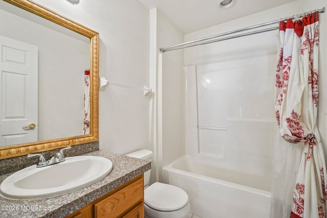 8 Long Bay Road, Jackson, NJ 08527