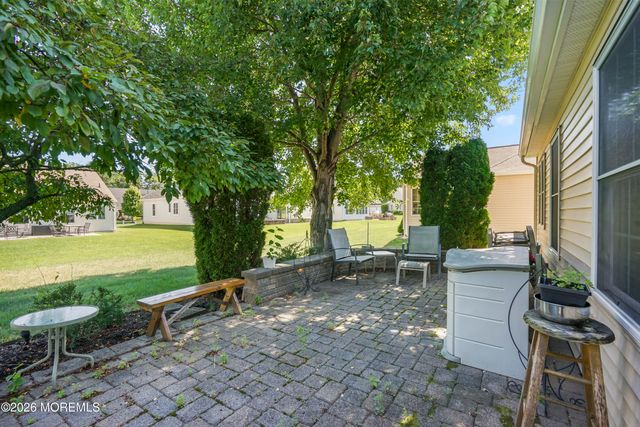 8 Long Bay Road, Jackson, NJ 08527