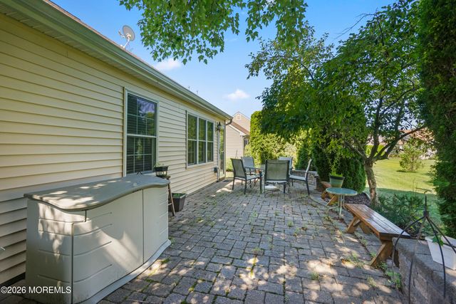 8 Long Bay Road, Jackson, NJ 08527