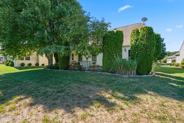 8 Long Bay Road, Jackson, NJ 08527