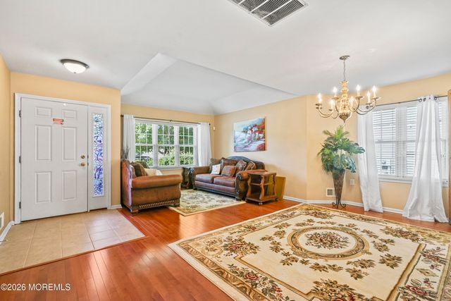 8 Long Bay Road, Jackson, NJ 08527