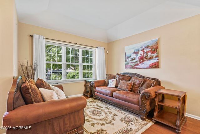 8 Long Bay Road, Jackson, NJ 08527