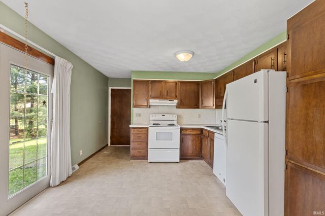 53731 Pine Tree Court, Elkhart, IN 46514