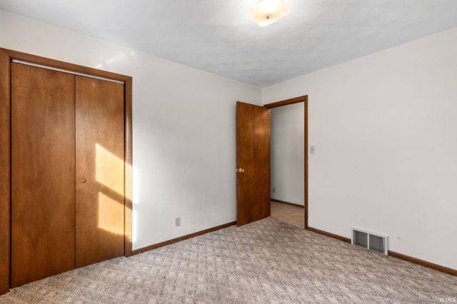 53731 Pine Tree Court, Elkhart, IN 46514