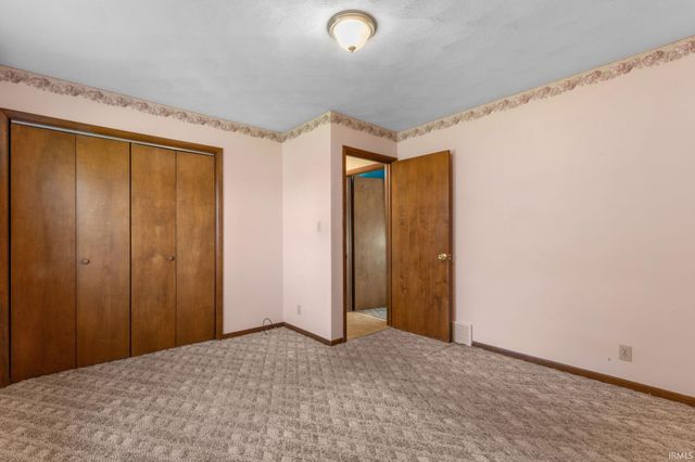 53731 Pine Tree Court, Elkhart, IN 46514