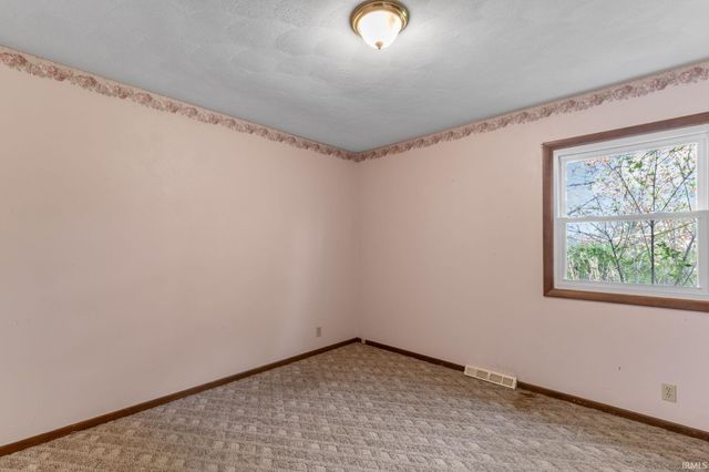 53731 Pine Tree Court, Elkhart, IN 46514