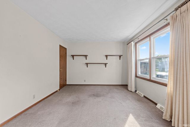 53731 Pine Tree Court, Elkhart, IN 46514