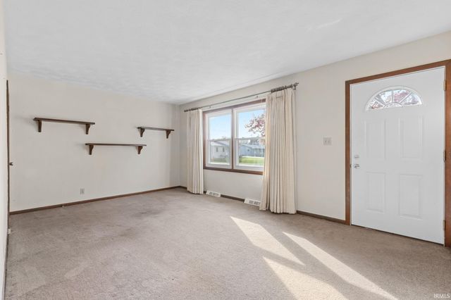 53731 Pine Tree Court, Elkhart, IN 46514