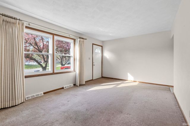 53731 Pine Tree Court, Elkhart, IN 46514