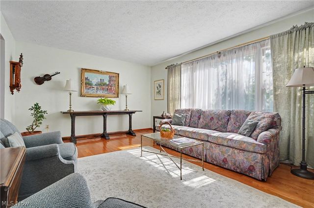 15884 Arbor Trail, Newbury, OH 44065