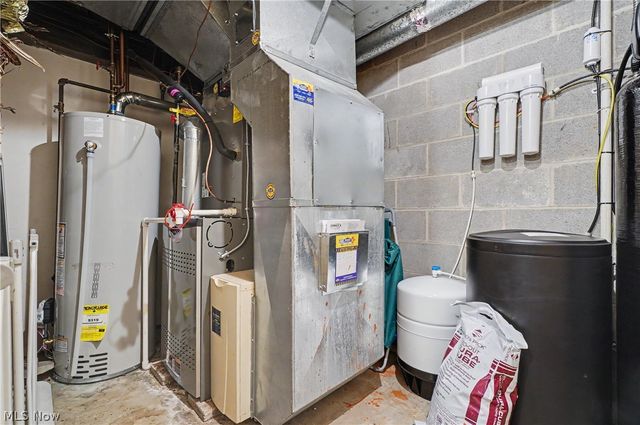 15884 Arbor Trail, Newbury, OH 44065