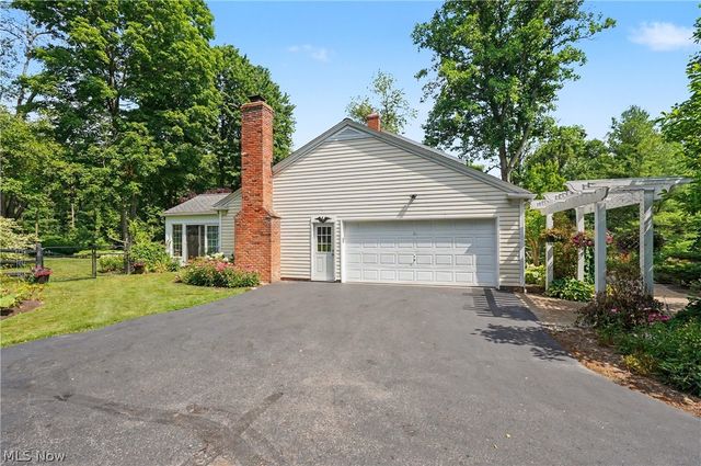 15884 Arbor Trail, Newbury, OH 44065