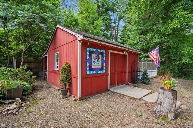 15884 Arbor Trail, Newbury, OH 44065