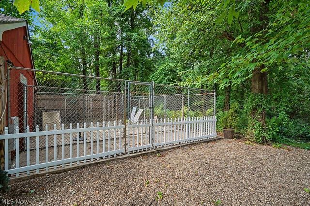 15884 Arbor Trail, Newbury, OH 44065
